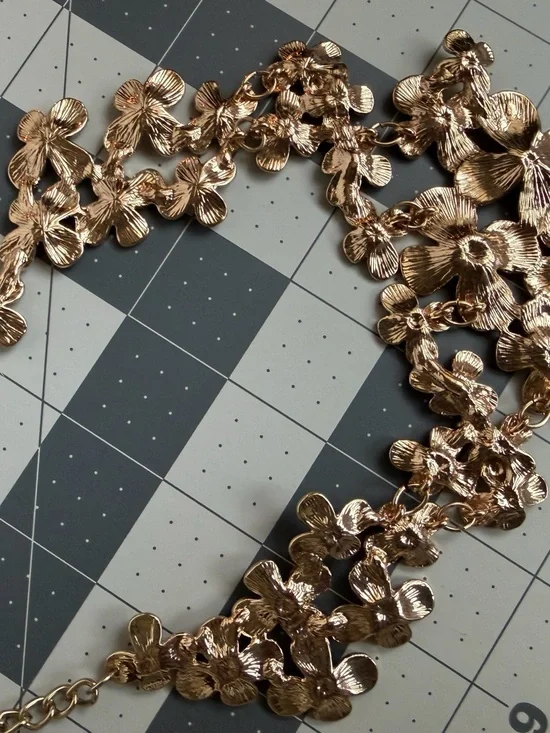 Fashion Elegant Gold & White Enameled Floral Bib 16” + 3” Extension Necklace - Picture 6 of 17